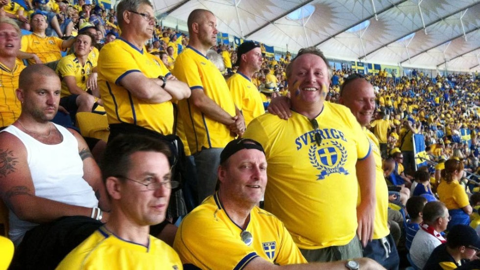 Bullford är ett välkänt ansikte inom den lokala fotbollen, men även som hängiven supporter till Sveriges landslag.