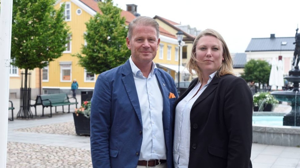 Harald Hjalmarsson och Marie Nicholson presenterade Moderaternas satsning på trygghet som ska ge 10 000 nya polistjänster inom loppet av sex år.
