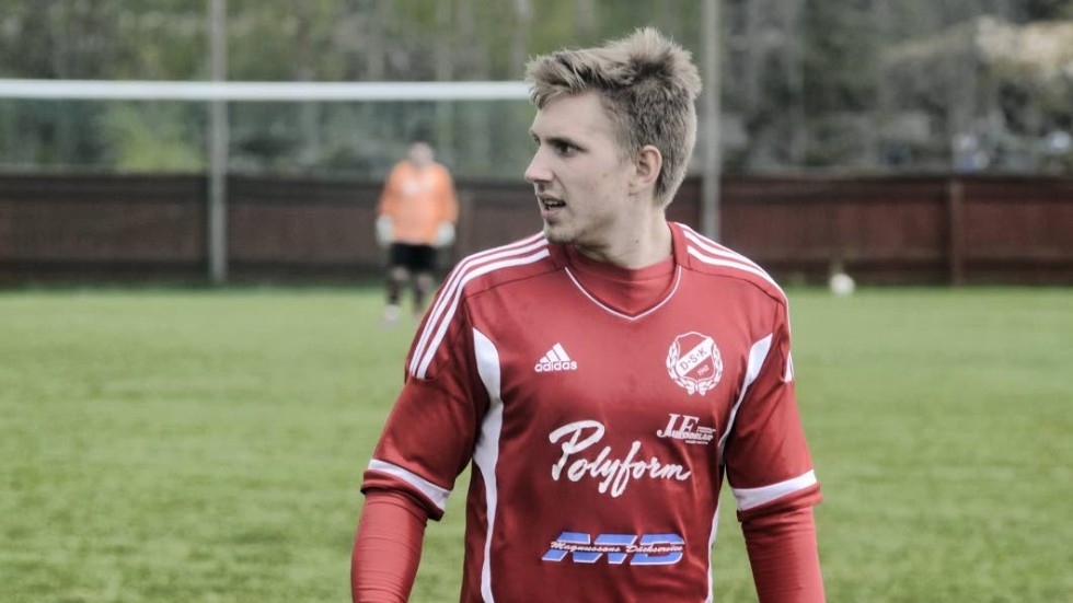 Simon Lennartsson blev tremålsskyt i cuppremiären för Djursdala SK.