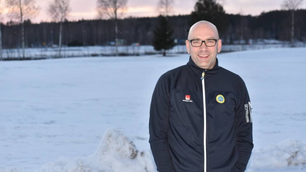 Fredrik Ärleskog från Målilla var Team Manager i det svenska P19-landslaget i bandy som tog VM-silver.