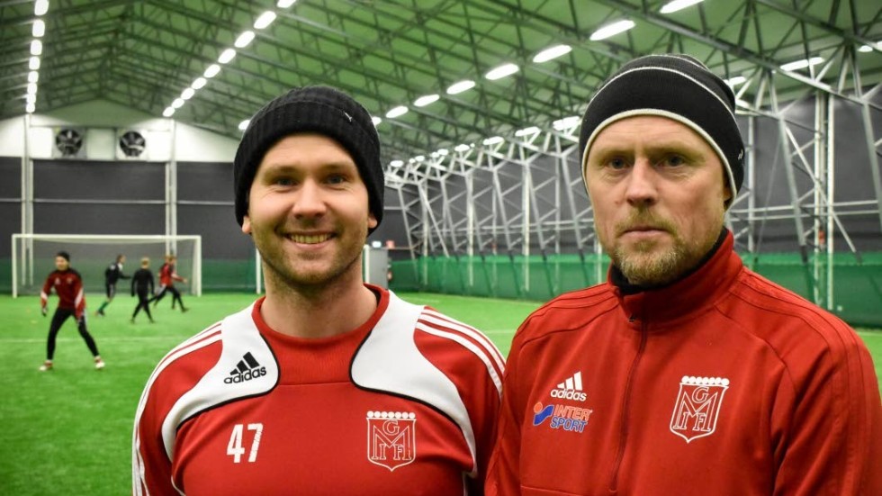 Patrik Gunnarsson, till höger, framhåller samarbetet med assisterande tränaren Johan Martinsson. "Det fungerar jättebra", säger han.