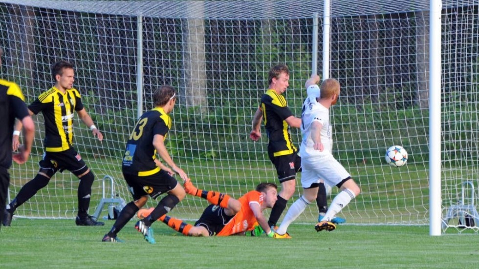 Gullringens kvalmatch mot Lindö spelas i Kisa i dag.