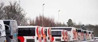 Stångåbuss 90 bussar fast i avtal med dyr förnybar diesel – kostar cirka 100 kronor milen