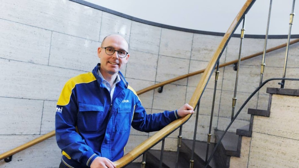 Ulrik Thelin, fabrikschef på CNH Industrial i Överum, letar ständigt efter ny arbetskraft.