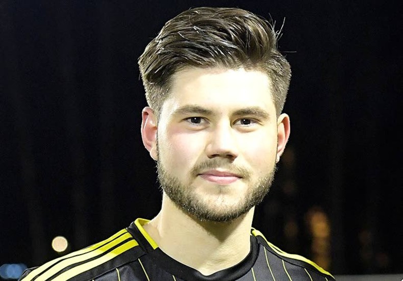 Simon Sandholm gjorde fyra mål i cupmatchen mot Bäckseda.