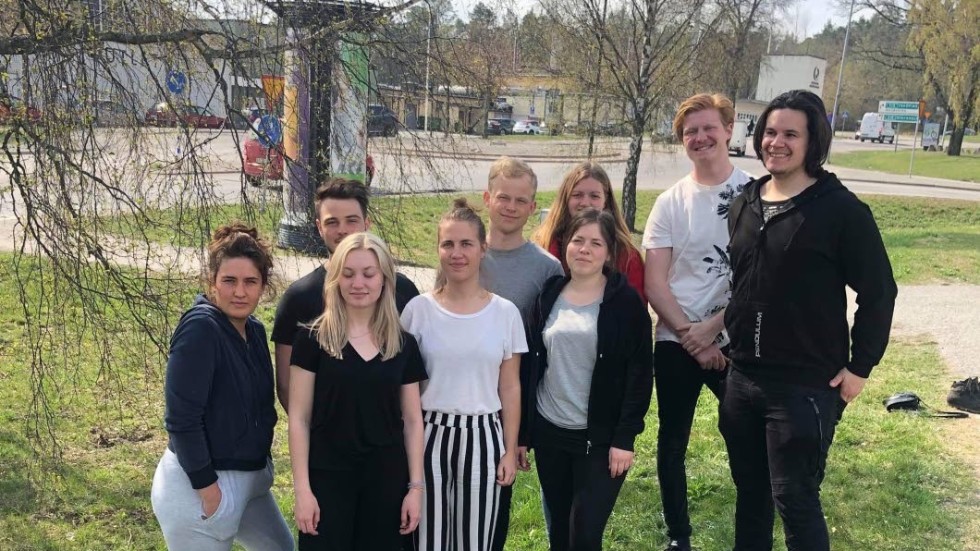 Kursdeltagare i en av Mariannelunds folkhögskolas äventyrskurser fick vända om i Stockholm på grund av strejken.