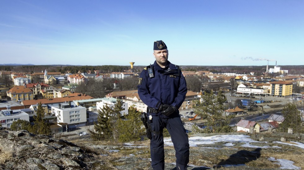 Kommunpolisen Stefan Zäll lyfter vikten av brottsförebyggande arbete för att motverka en fortsatt utveckling av grova brott i Söderhamn.