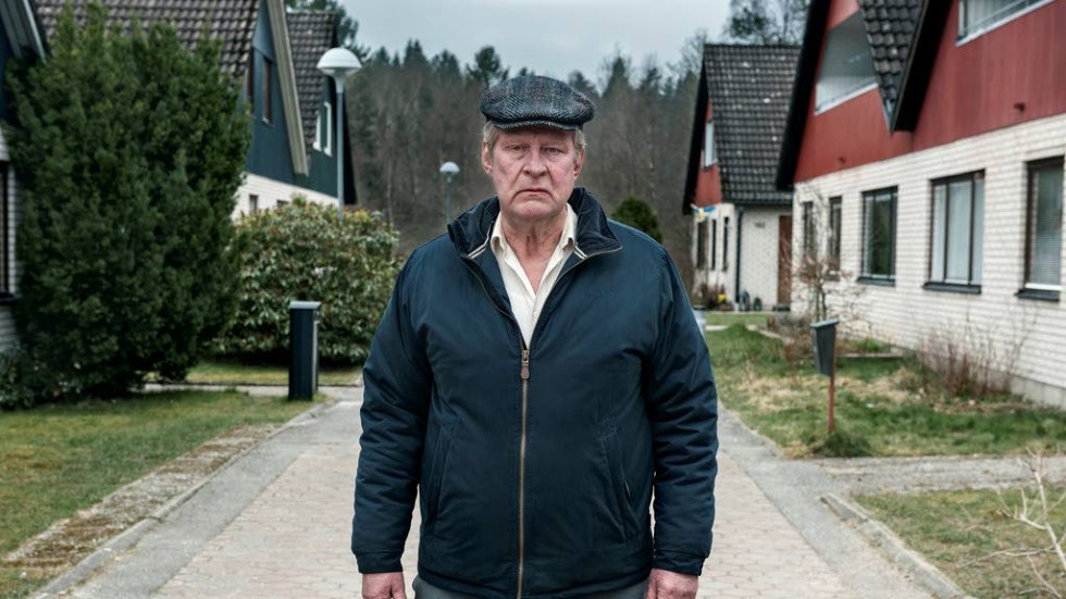 Gubbe 1. Rolf Lassgård som den fyrkantige änklingen Ove.