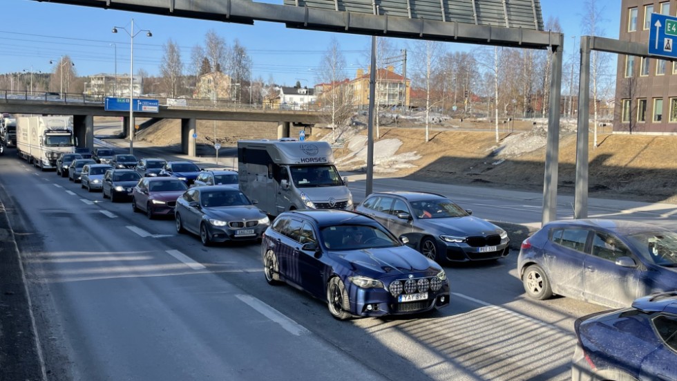 Insändarskribenten skriver om den dåliga luften i Skellefteå och bilismen.