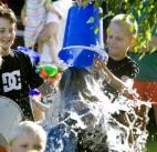 Vattenkrig i Råneå lockade hundratals barn