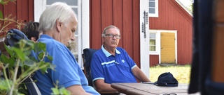 Familjen Karlsson driver lantbruk i Kinda – efterfrågar bredband och semester