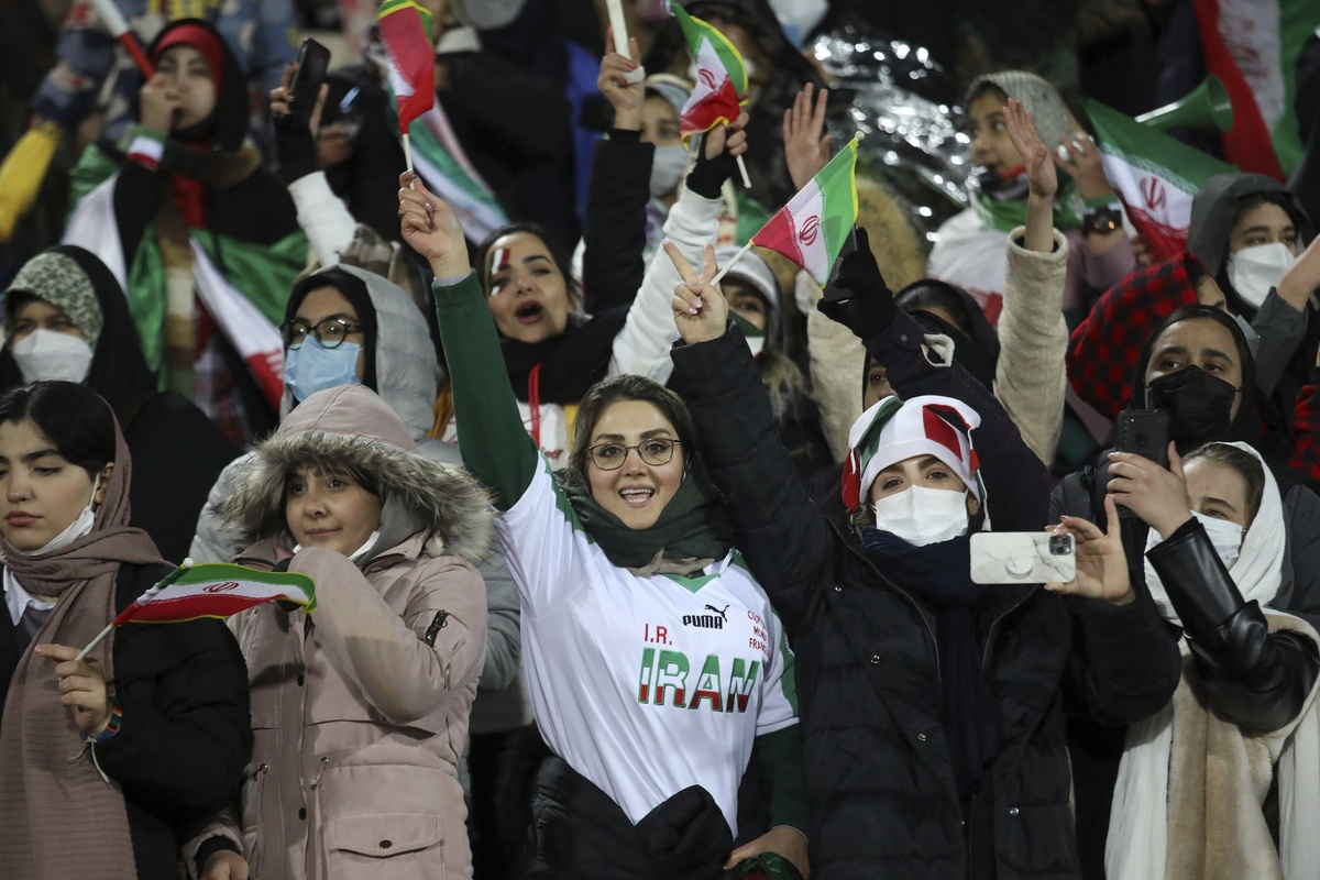 Kvinnor i publiken när Iran blev VM-klart