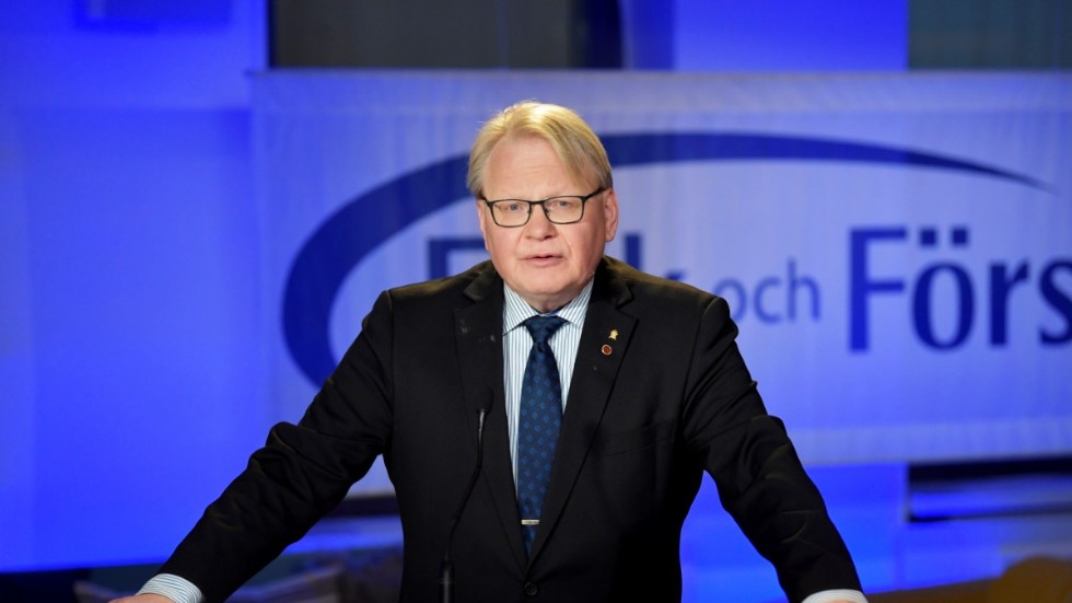 Försvarsminister Peter Hultqvist och Socialdemokraterna säger nej till ett svenskt medlemskap i Nato.