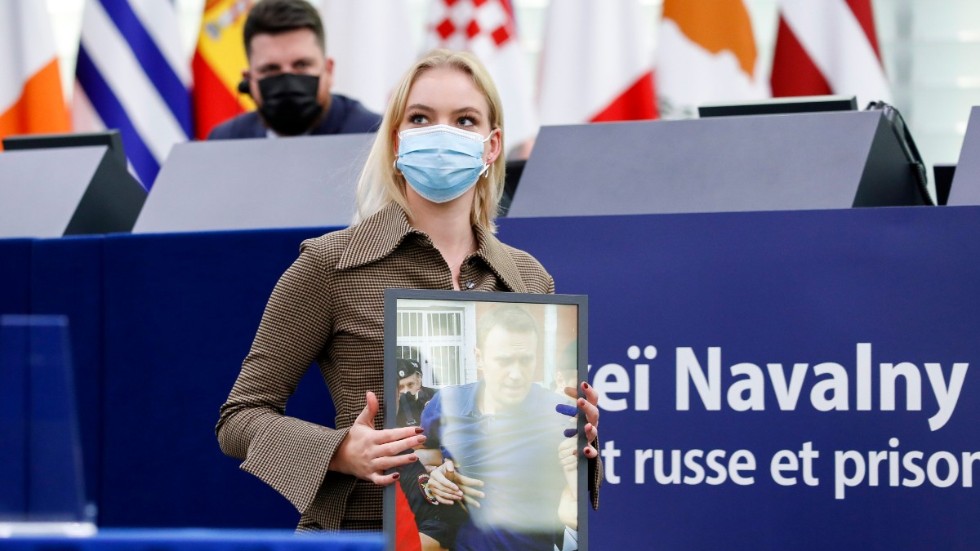 Daria Navalnaja tog emot Sacharovpriset i stället för sin far Aleksej Navalnyj som sitter fängslad. Arkivbild.