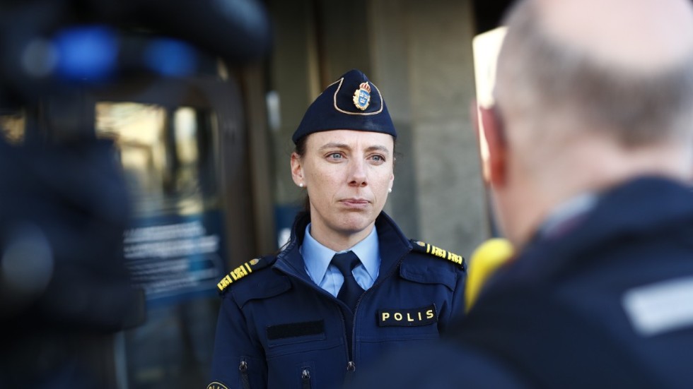 "Det är självklart viktigt att det finns möjlighet att reagera på det som sägs på en allmän sammankomst, men det vi såg i Linköping och Norrköping var något helt annat. Vi kan aldrig acceptera den här typen av våldsamma beteende", säger Malena Grann. 
