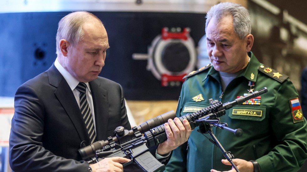 Rysslands president Vladimir Putin och försvarsminister Sergej Sjojgu.