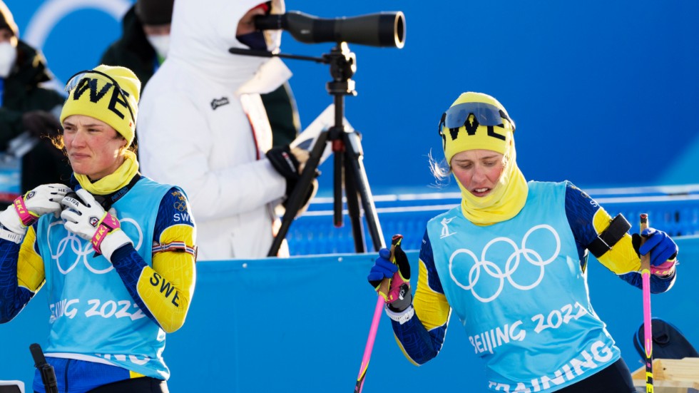 Hanna Öberg och Elvira Öberg under en av träningarna på OS-arenan.