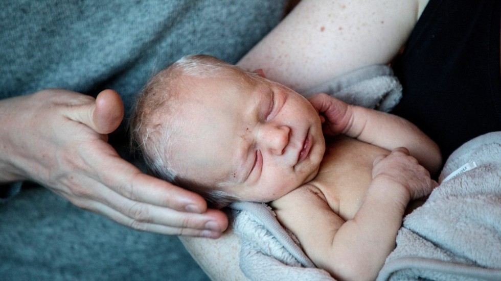 Det föds många barn i Vimmerby. 94 nyfödda under första halvåret är en orsak till befolkningsökningen på 52 personer hittills i år i kommunen.