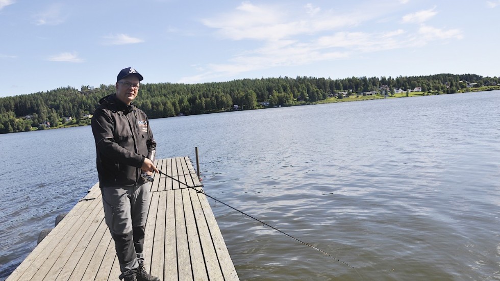 Robert Westin, satsar hårt på fisketurism. Han tror att ändringen för friskvårdskortet som nu gäller mer aktiviteter är bra för besöksnäringen. Inte minst i Coronatider.