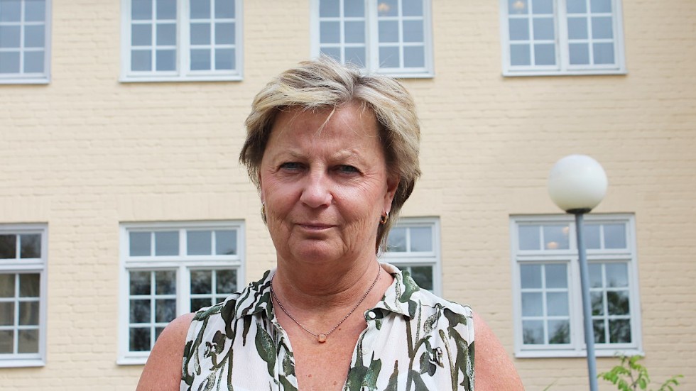 Socialchef Desirée Svanberg blir kvar i tjänst juli månad ut.