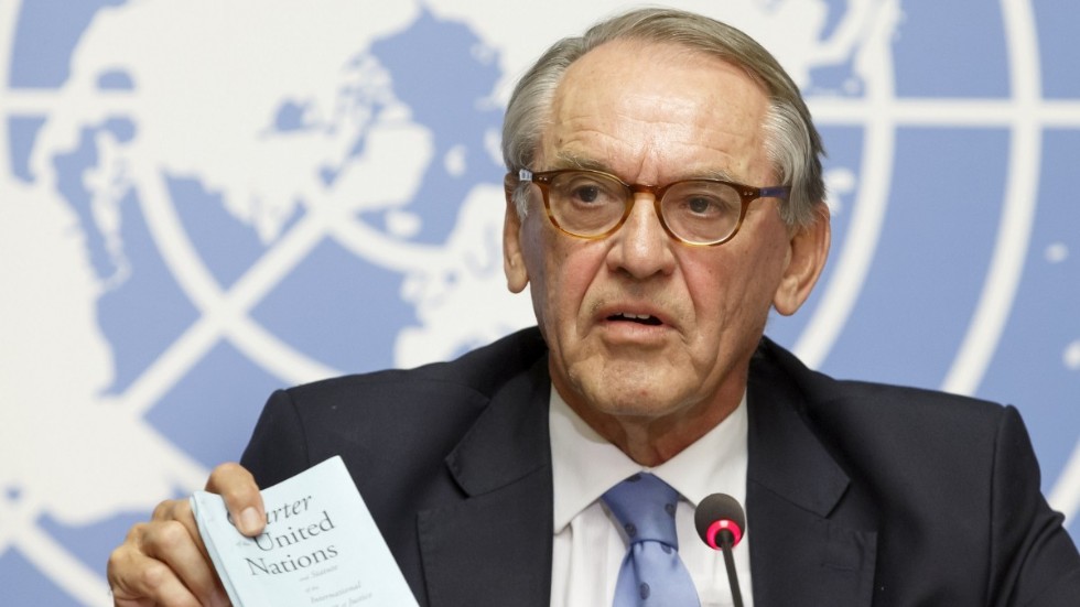 Jan Eliasson bär alltid med sig ett exemplar av FN-stadgan i kavajfickan. Under torsdagen fyller denna S-legendar 80 år.