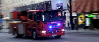 Verkstadsbrand i Järfälla under kontroll