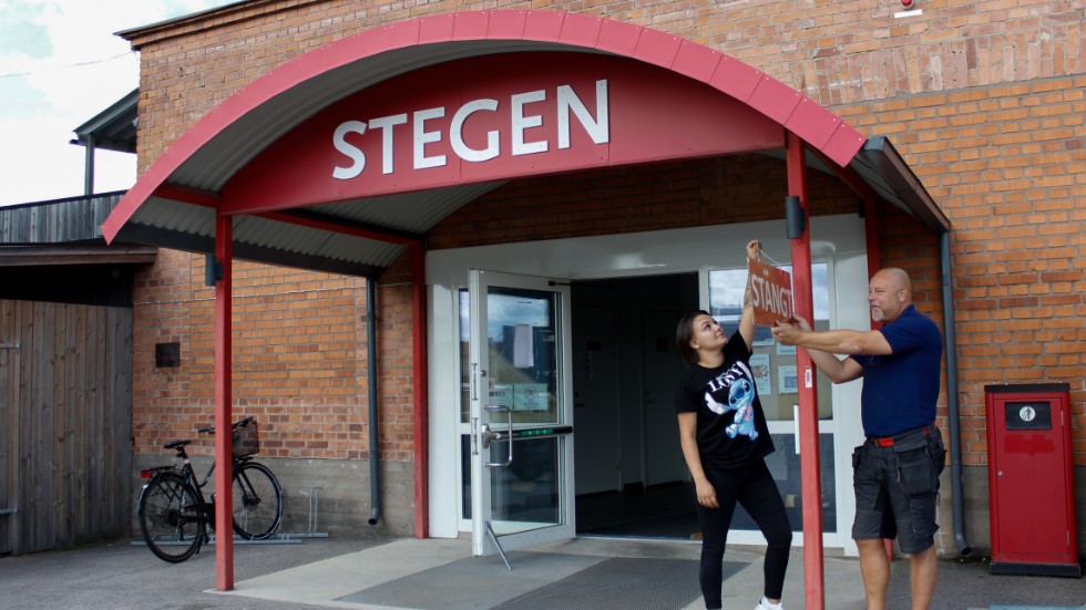 Snart kan de vända på skylten och hålla öppet igen. Moa Ståhlhagen ska snart sluta efter två år på Stegen.