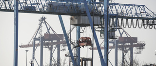 Lastfartyg körde in i kaj i Göteborgs hamn