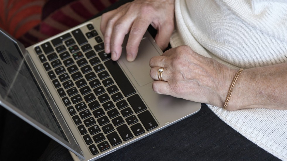 Äldre och kvinnor är mer positiva till hälsofrämjande teknik än andra. 
