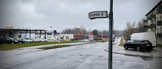 Dubbla pistolrån i Katrineholm – maskerade män hotade skjuta offren