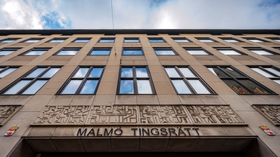 Malmö tingsrätt dömer en 76-årig man till rättspsykiatrisk vård sedan han tagit livet av sin hustru. Arkivbild.
