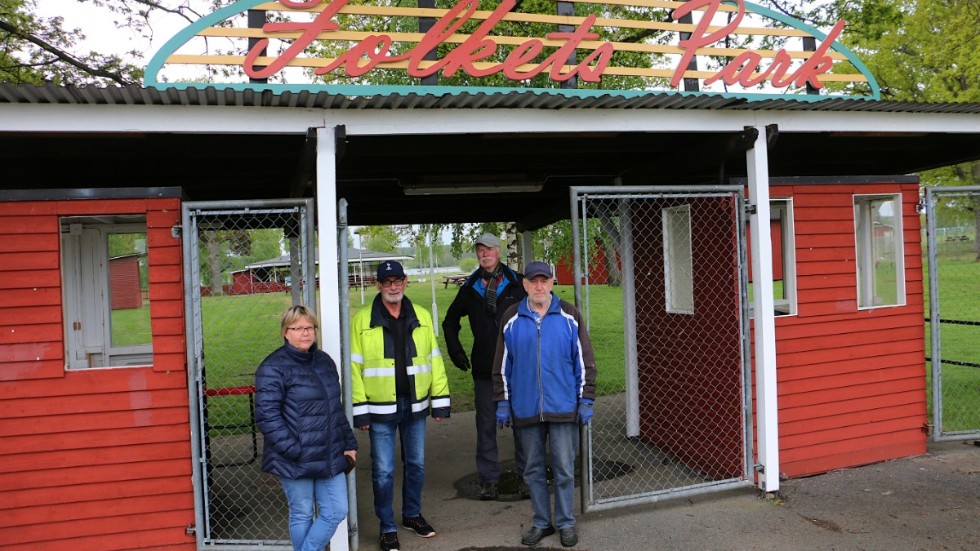 Rosie Folkesson, John Christensen, Lennart Beijer och Jan Ingmarsson är några av medlemmarna i Folkparkens vänner, föreningen som arrenderar Hultsfreds folkets park.