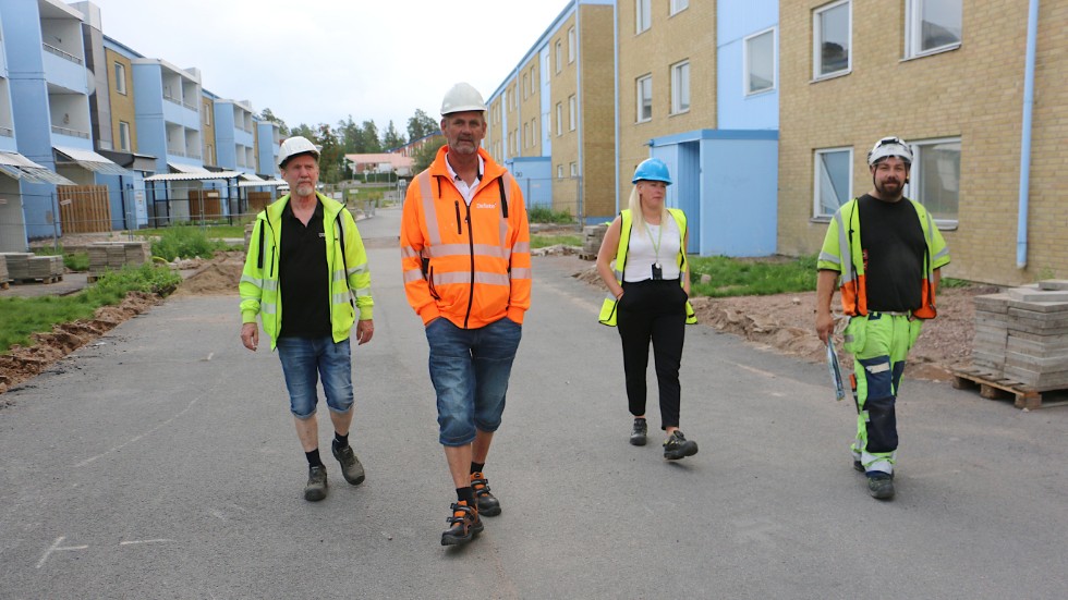 Gert Larsson, Per Larsson och Johan Lind från DemoX tog en rundvandring på området med Matilda Råsmark, för att visa hur långt arbetet har kommit.