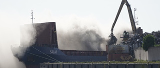 Lastfartygsbrand i Landskrona släckt