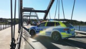 Trafikolycka på Bergnäsbron – "Det är riktigt kaos" • Framhjul lossnade från bil