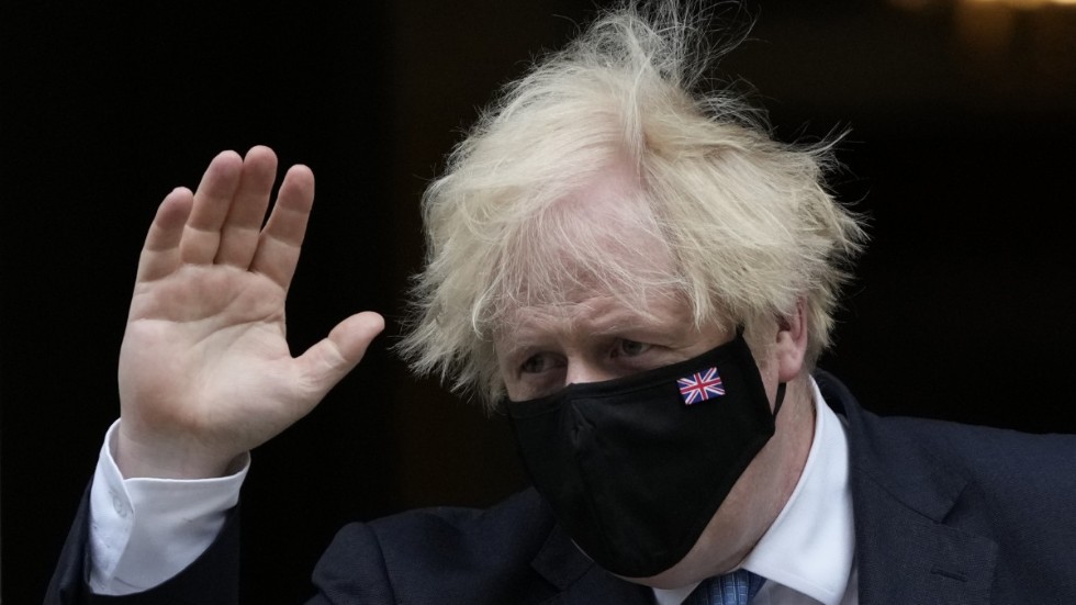 Den brittiske premiärministern Boris Johnson driver på med restriktionslättnaderna.