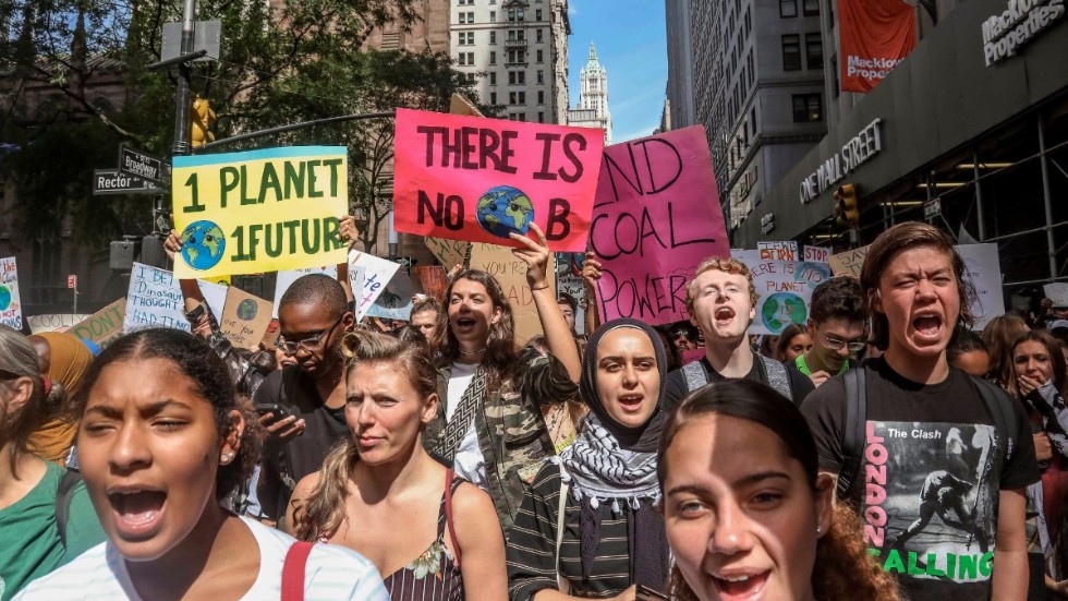 "Det finns ingen planet B", är budskapet från de här unga klimataktivisterna som demonstrerade i New York för ett par år sedan.