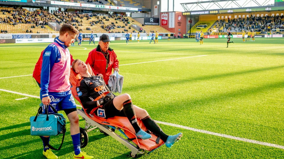 Gif Sundsvalls målvakt Andreas Andersson skadade sig och blev utbytt borta mot Elfsborg.