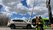 Bilist mejade ner vägskylt och lyktstolpe på Arnö: "Ingen misstanke om brott"