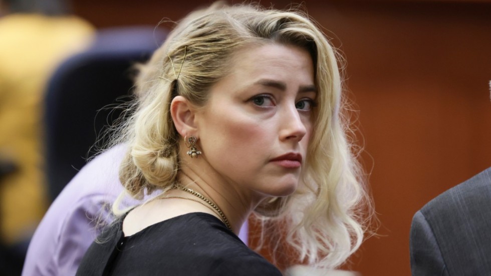 Amber Heard, som befann sig i rättssalen när domen lästes upp, sade i ett uttalande efteråt att hon var besviken "bortom ord". Hon väntas nu överklaga.