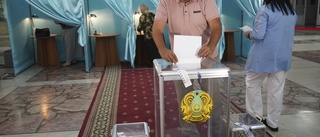 Kazaker röstar ja – makten ska stuvas om
