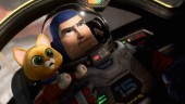 Buzz Lightyear från "Toy story" har fått en egen film • "Lightyear" är ett våldsamt barnäventyr