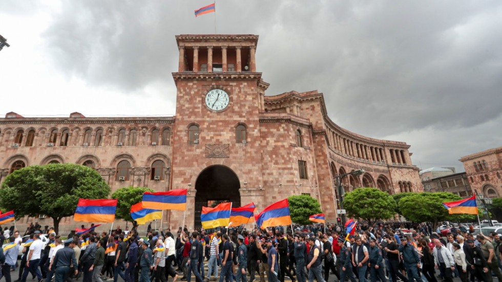 Protester i Armeniens huvudstad Jerevan i början av maj.