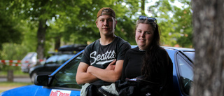 Sysslingarna som övningskör ihop – i rallybil: "Fort på gruset"