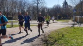 Löpning mellan Uppsala och Enköping lockade hundratals