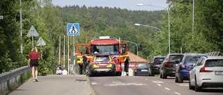 Gräsbrand i Åby nära järnvägsbron