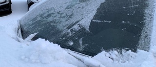 Orsakade trafikolycka med is på bilrutan – körde på fotgängare