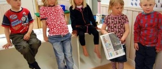 Förskolebarnen vet sopornas väg