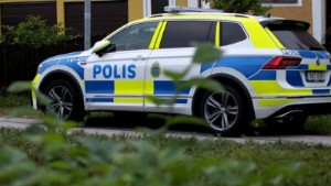 Stort polispådrag efter larm om skottlossning mot villa i Överum