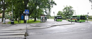 Tonåring misshandlad av gäng – attackerades vid busstationen